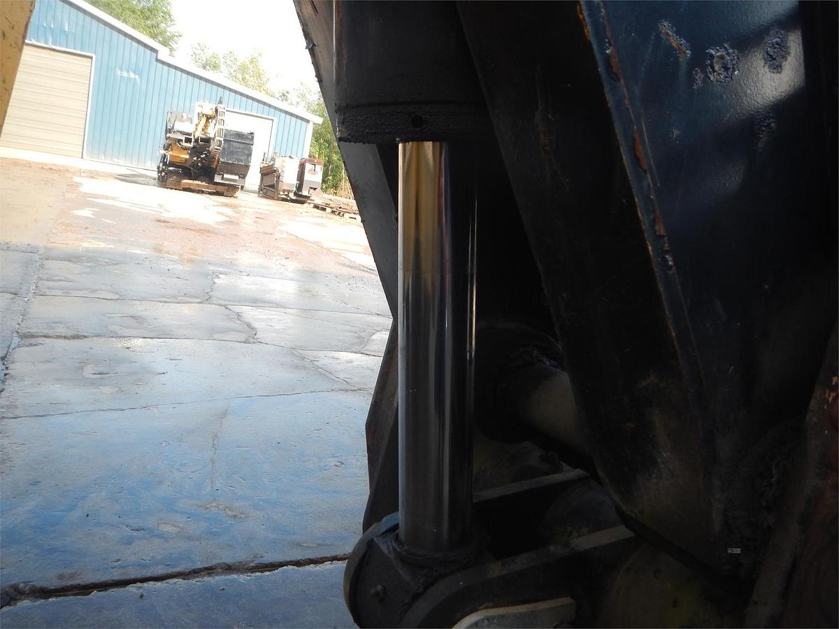 Used 2014 CATERPILLAR TL943C