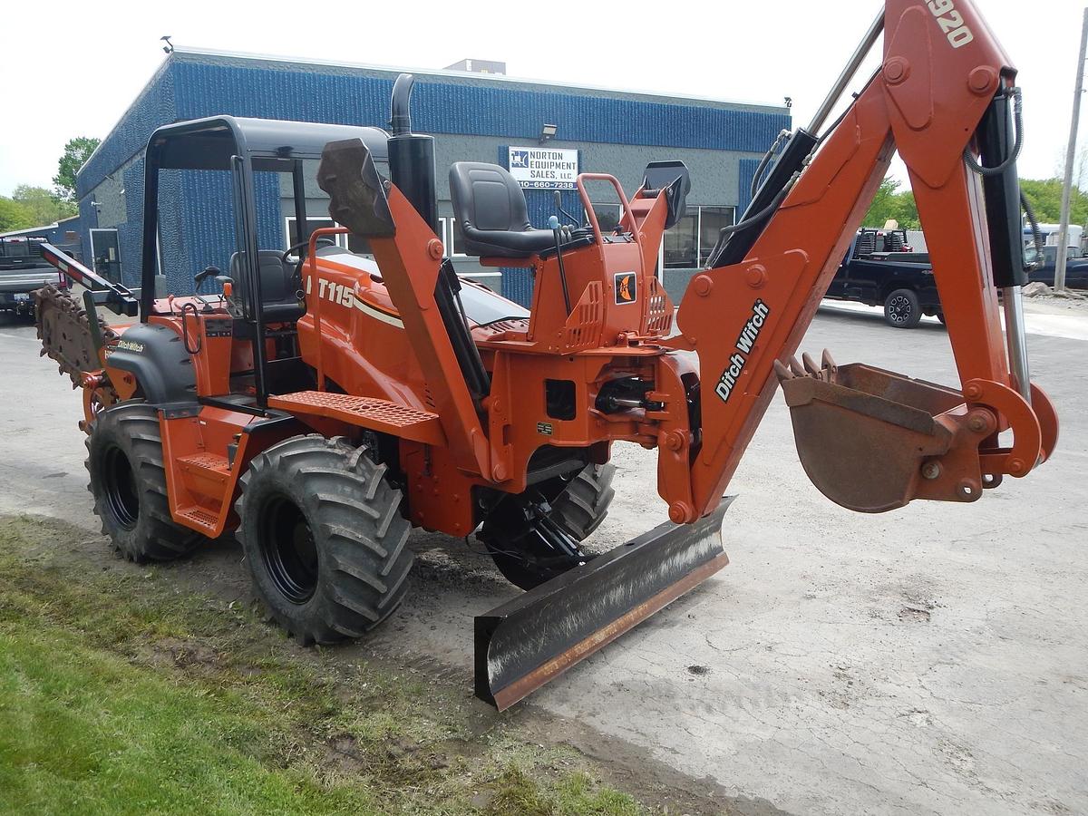 Used 2002 DITCH WITCH RT115H