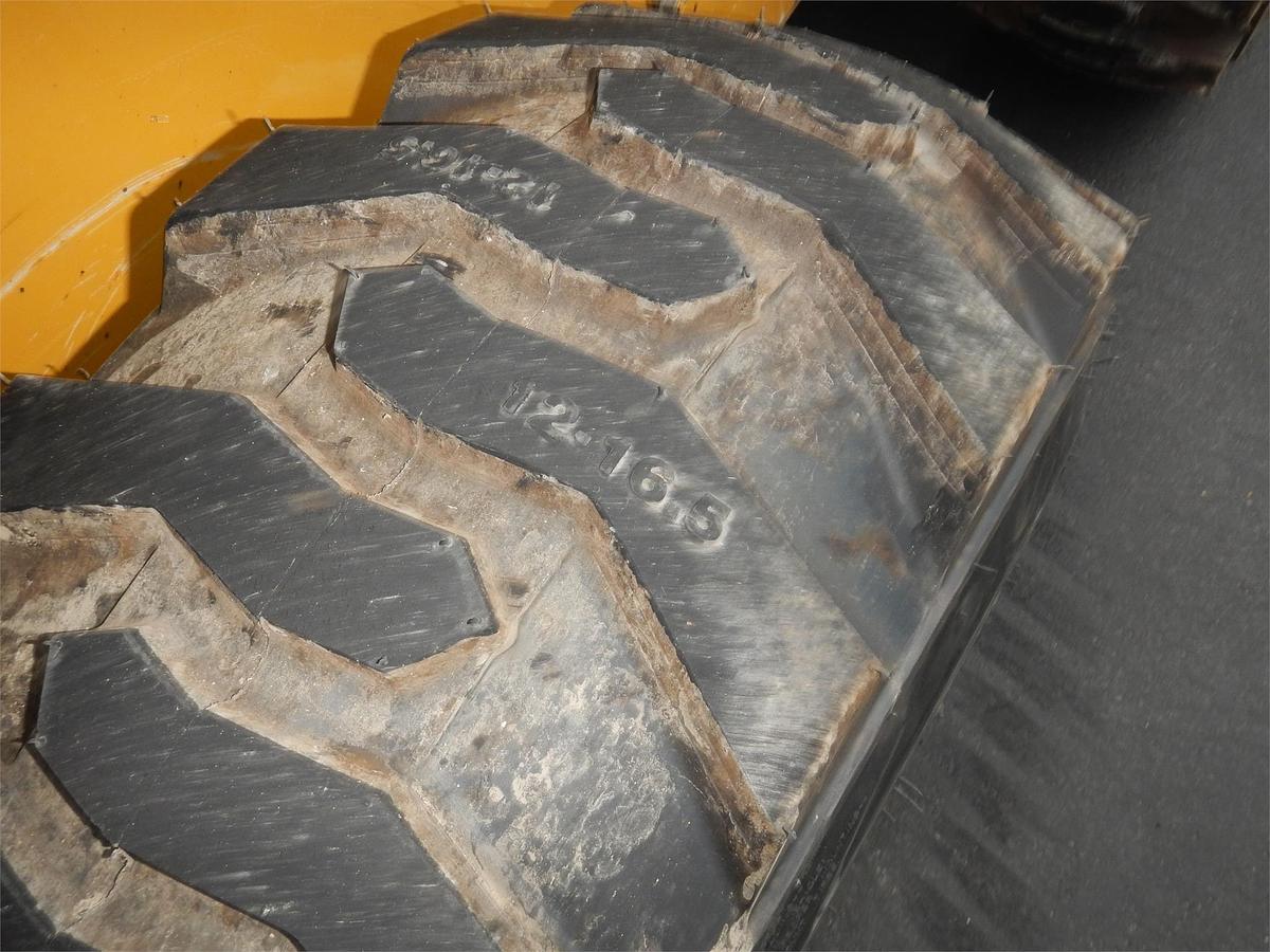 Used 2017 DEERE 324E