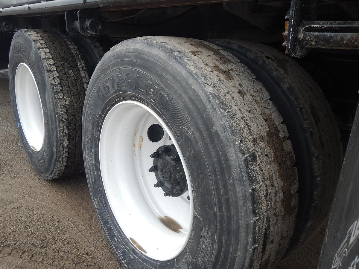 Used 2016 FREIGHTLINER BUSINESS CLASS M2 106