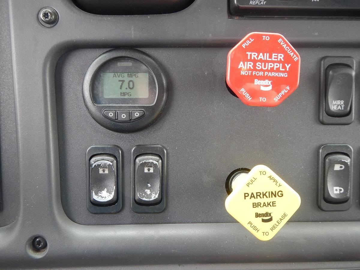 Used 2016 FREIGHTLINER BUSINESS CLASS M2 106