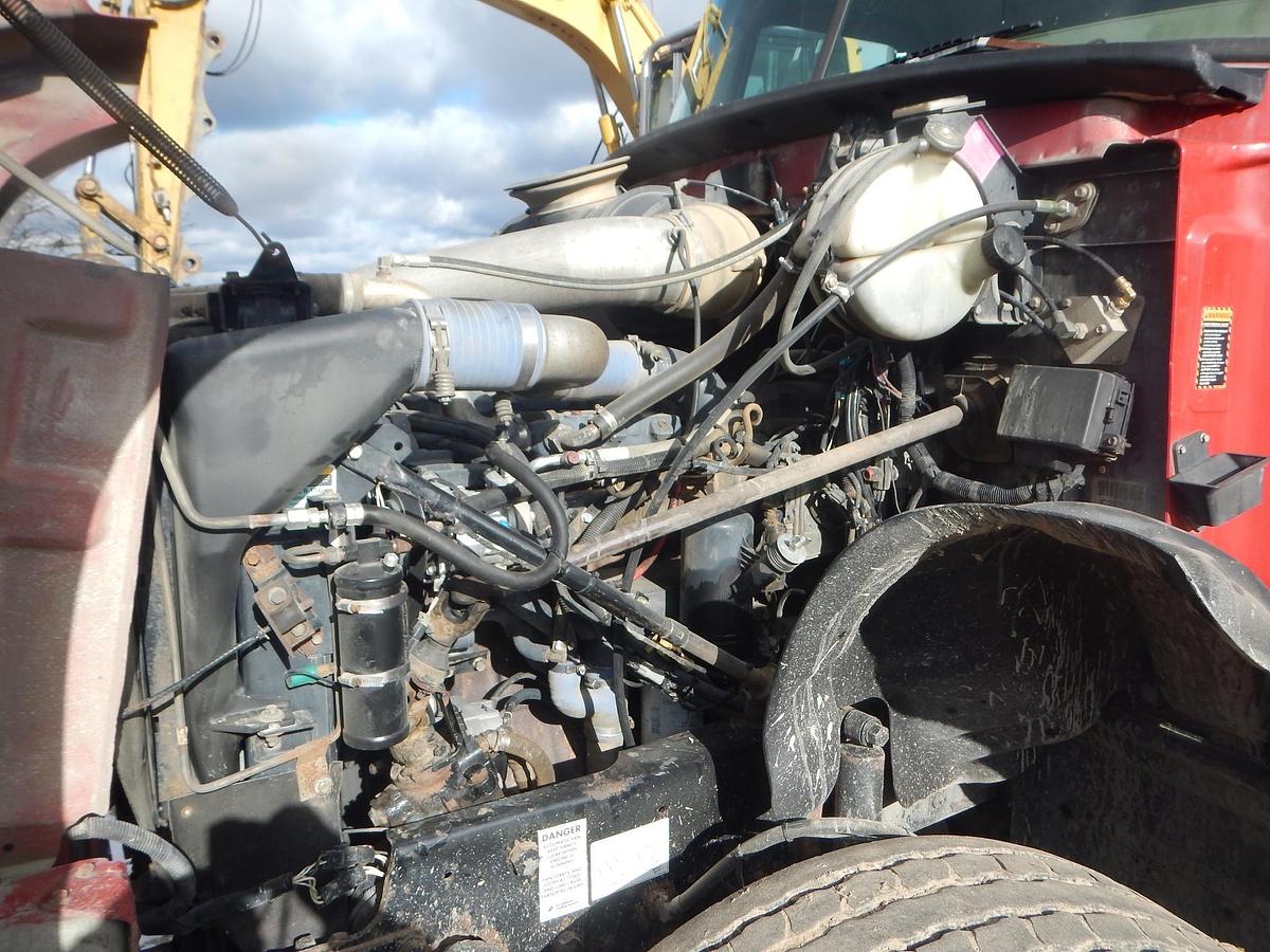 Used 2005 MACK GRANITE CV713