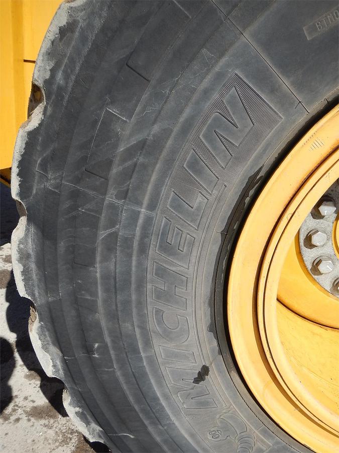 Used 2017 DEERE 624KII