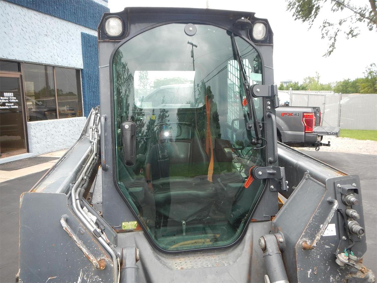 Used 2017 DEERE 324E