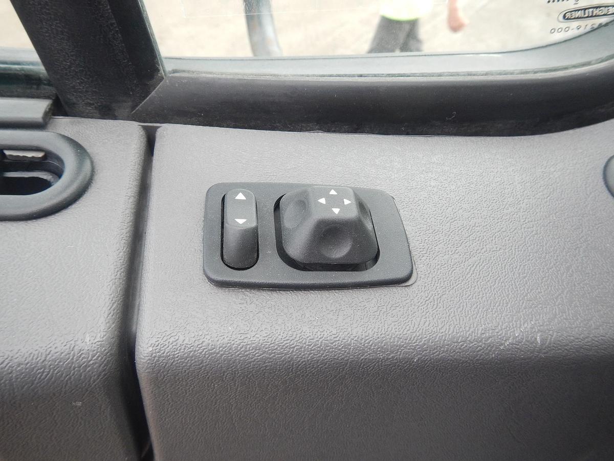 Used 2016 FREIGHTLINER BUSINESS CLASS M2 106