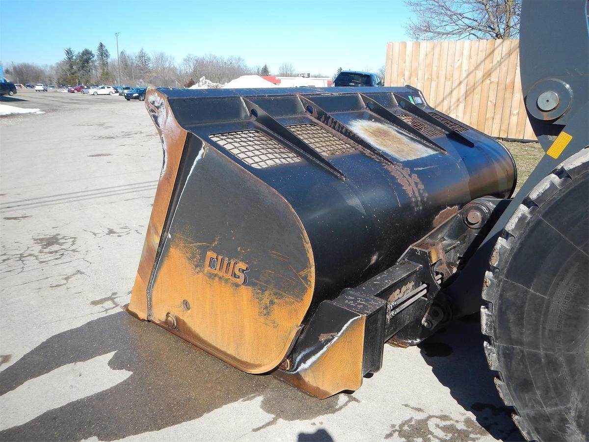 Used 2017 DEERE 624KII