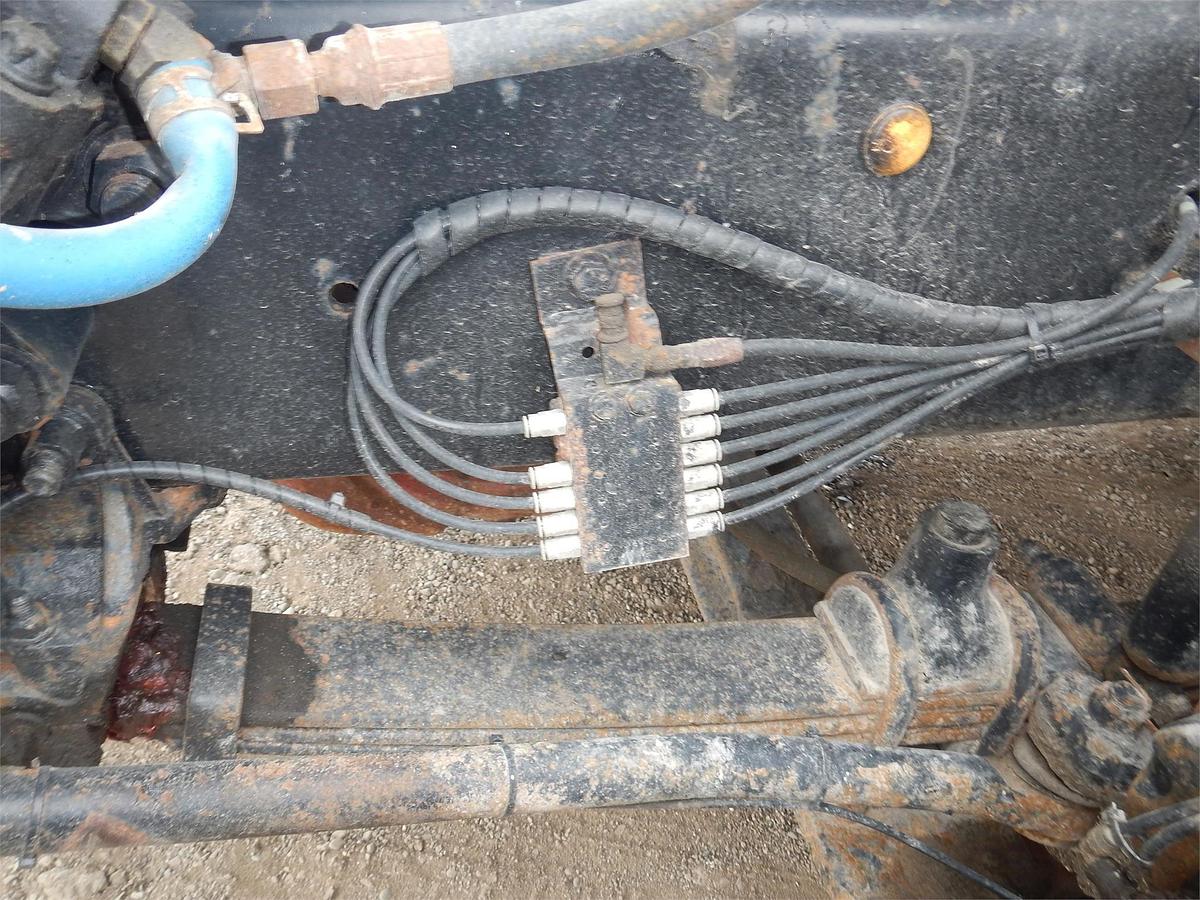 Used 2009 FREIGHTLINER COLUMBIA 120