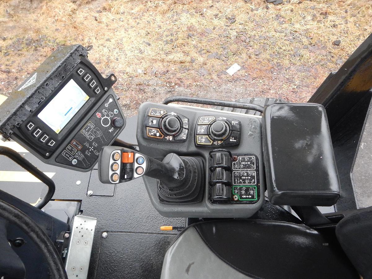 Used 2022 VERMEER RTX1250I2