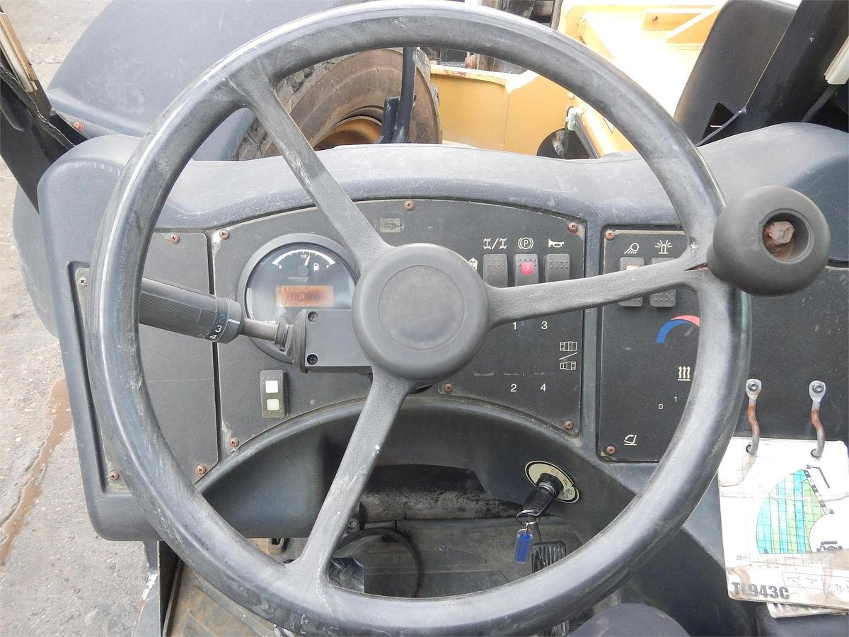 Used 2014 CATERPILLAR TL943C