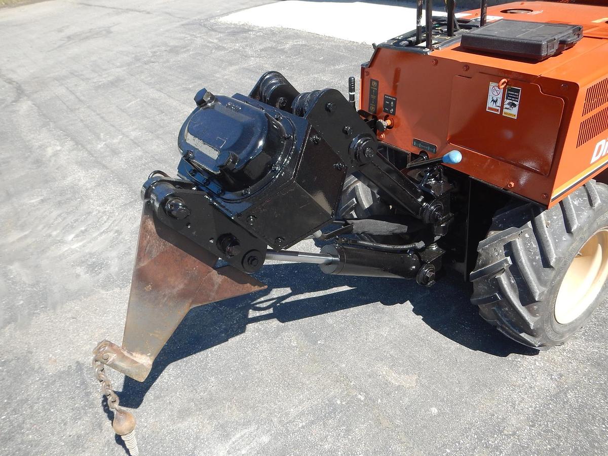 Used 1999 DITCH WITCH 255SX