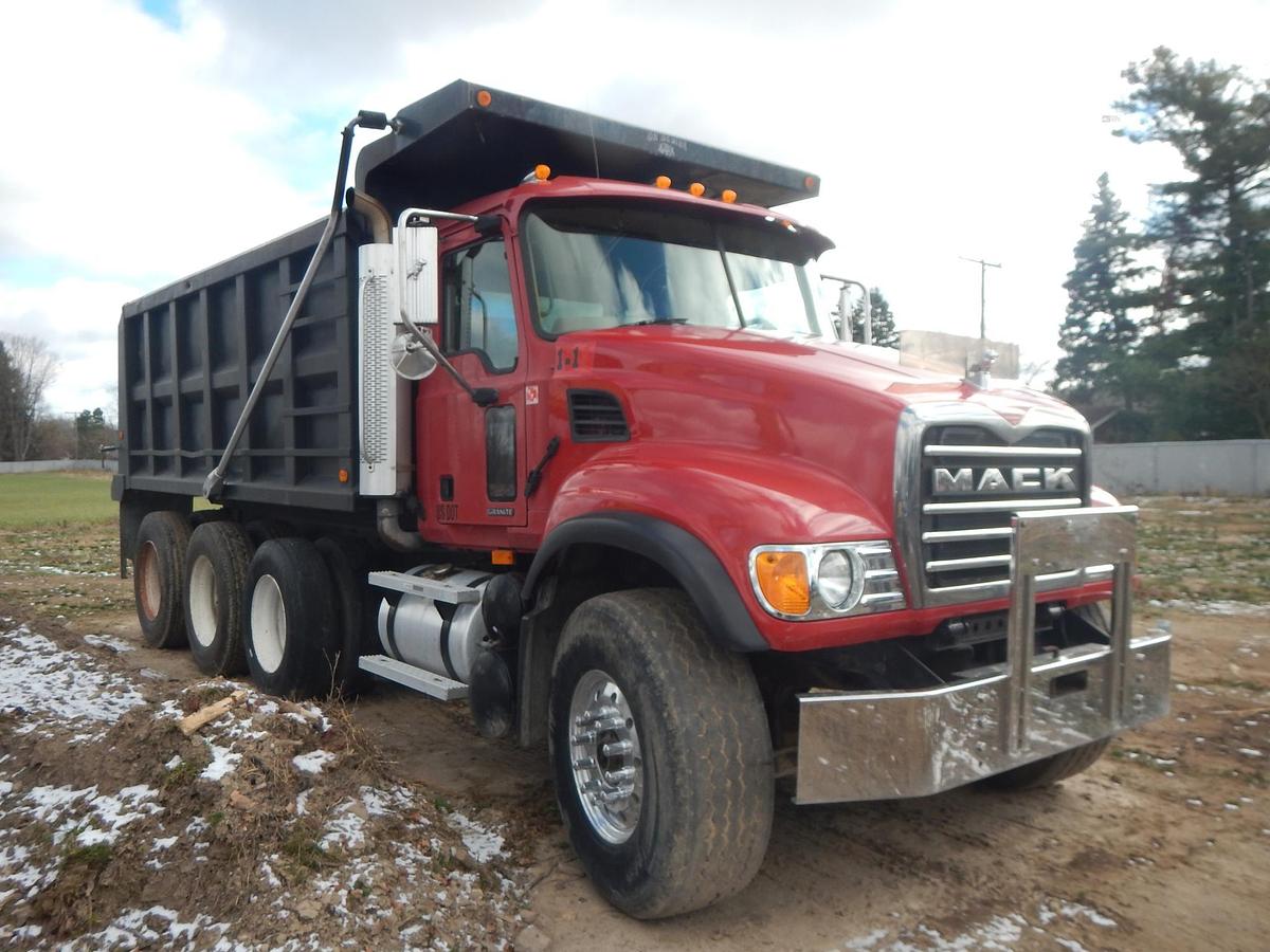 Used 2005 MACK GRANITE CV713