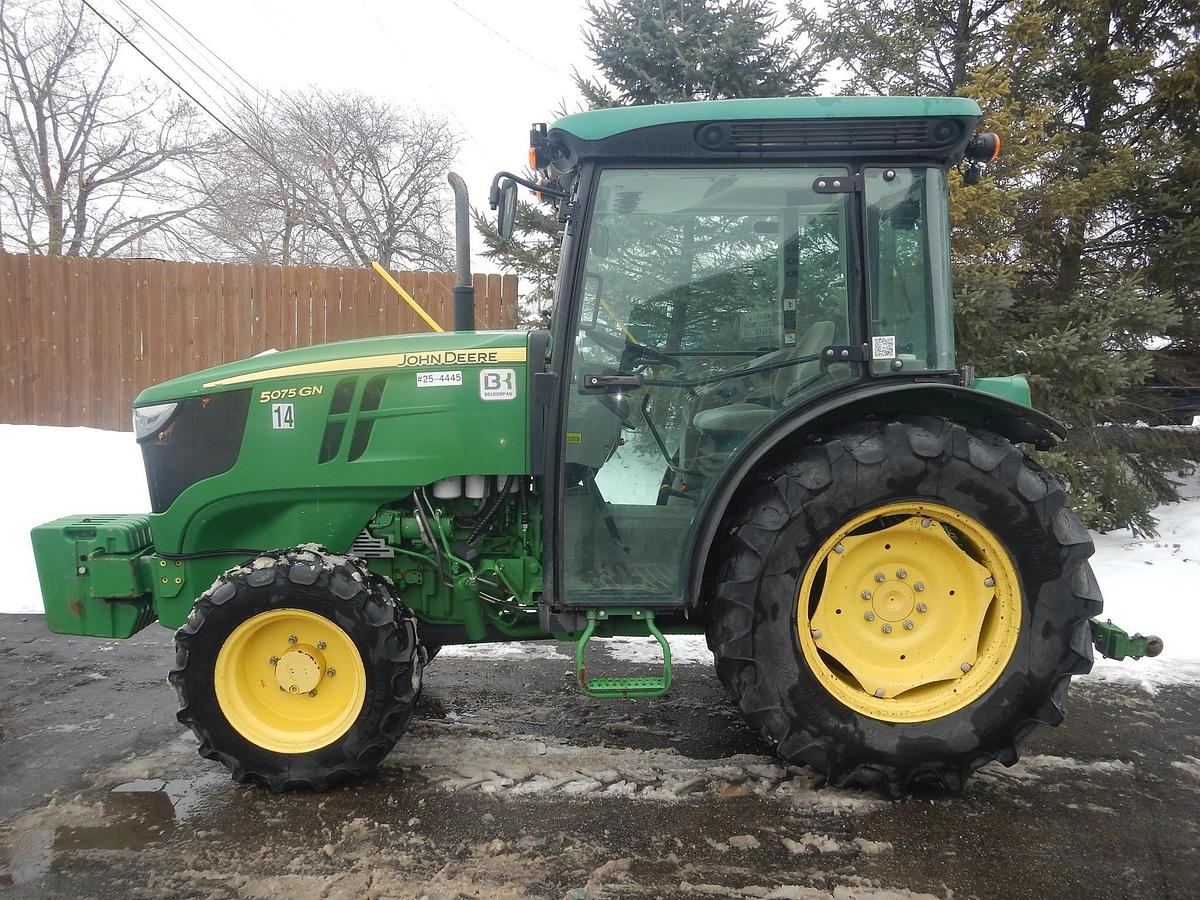 Used 2021 JOHN DEERE 5075GN