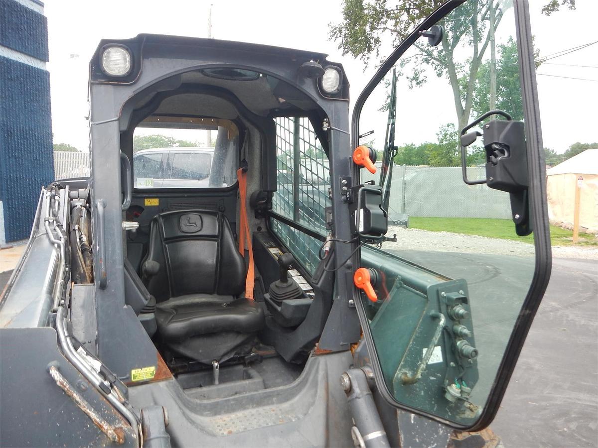Used 2017 DEERE 324E