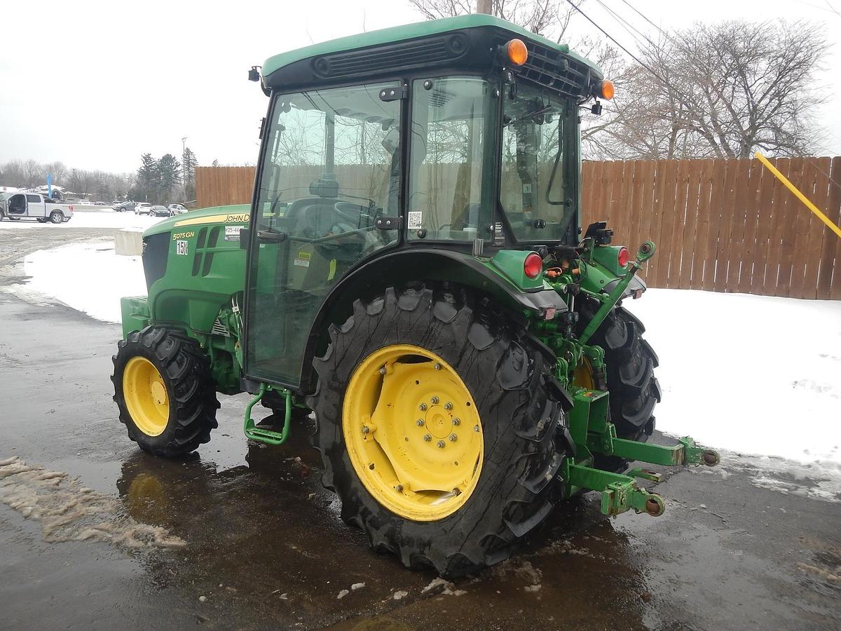 Used 2021 JOHN DEERE 5075GN
