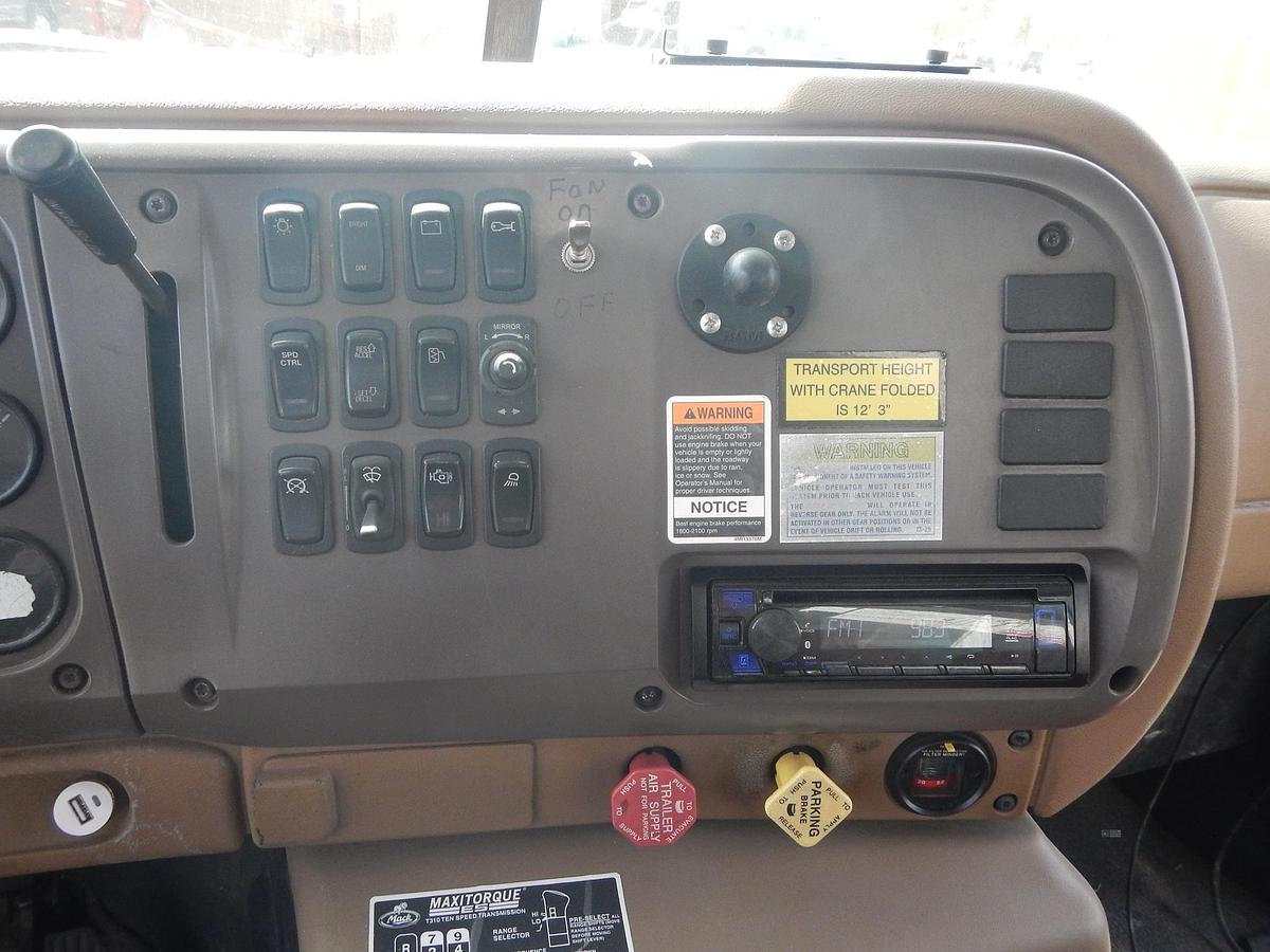 Used 2006 MACK GRANITE CV713