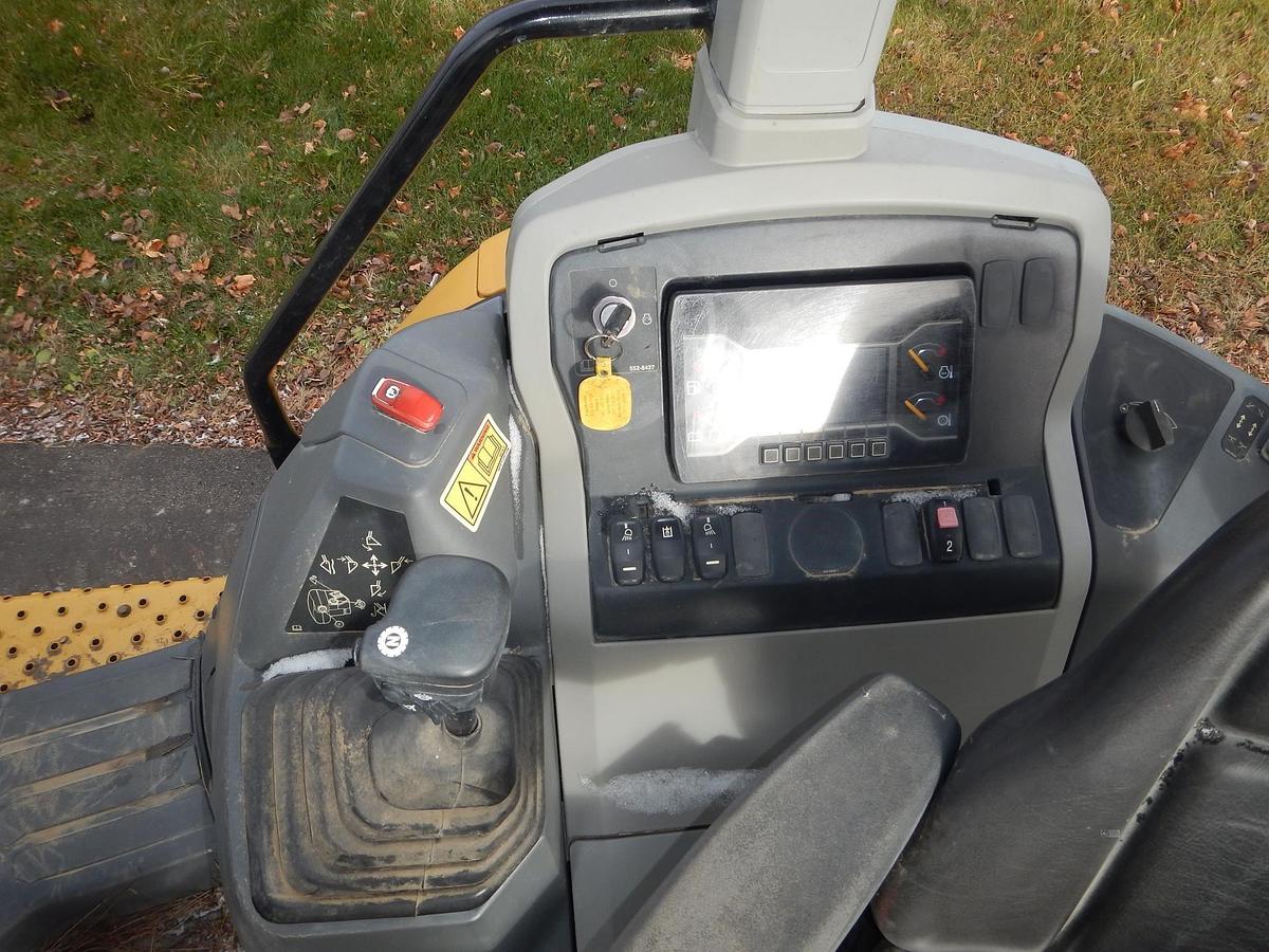 Used 2020 CATERPILLAR 420