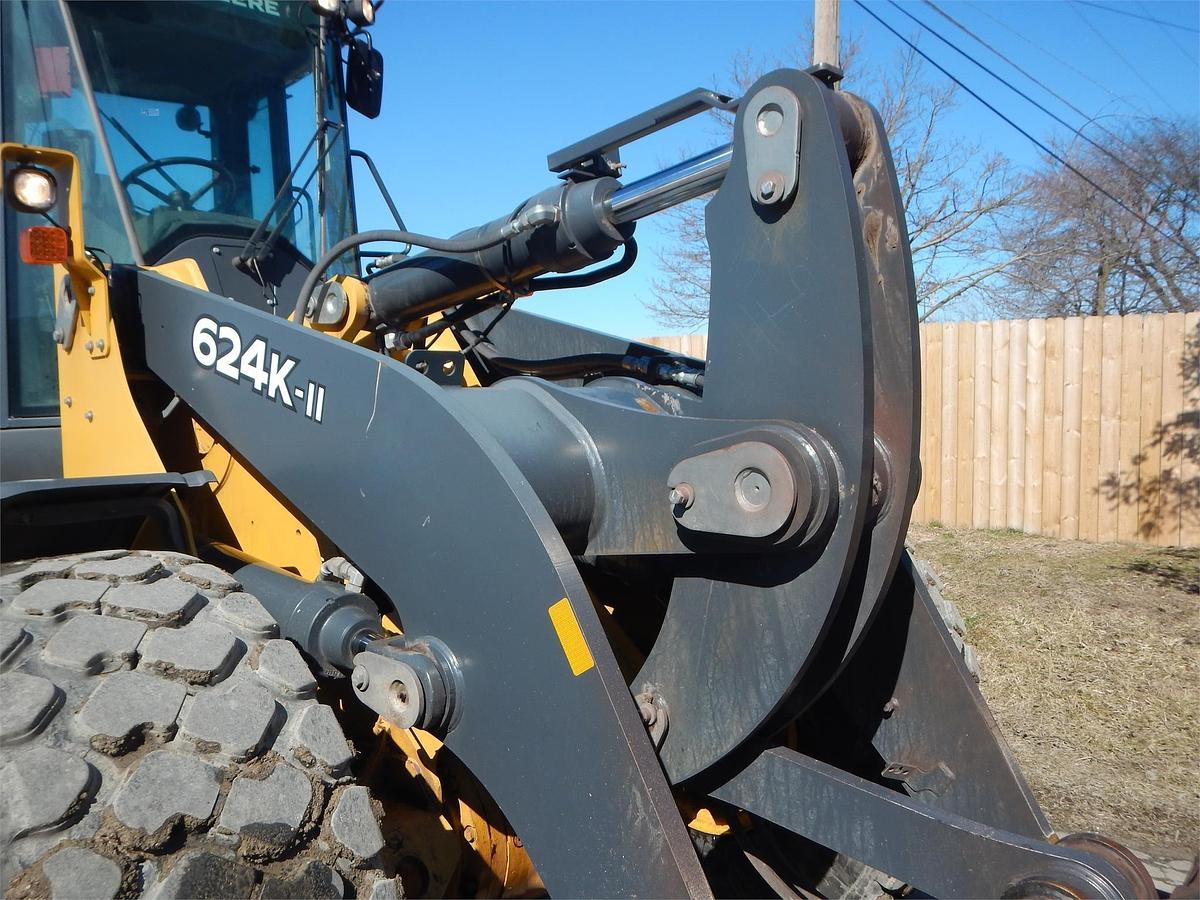 Used 2017 DEERE 624KII