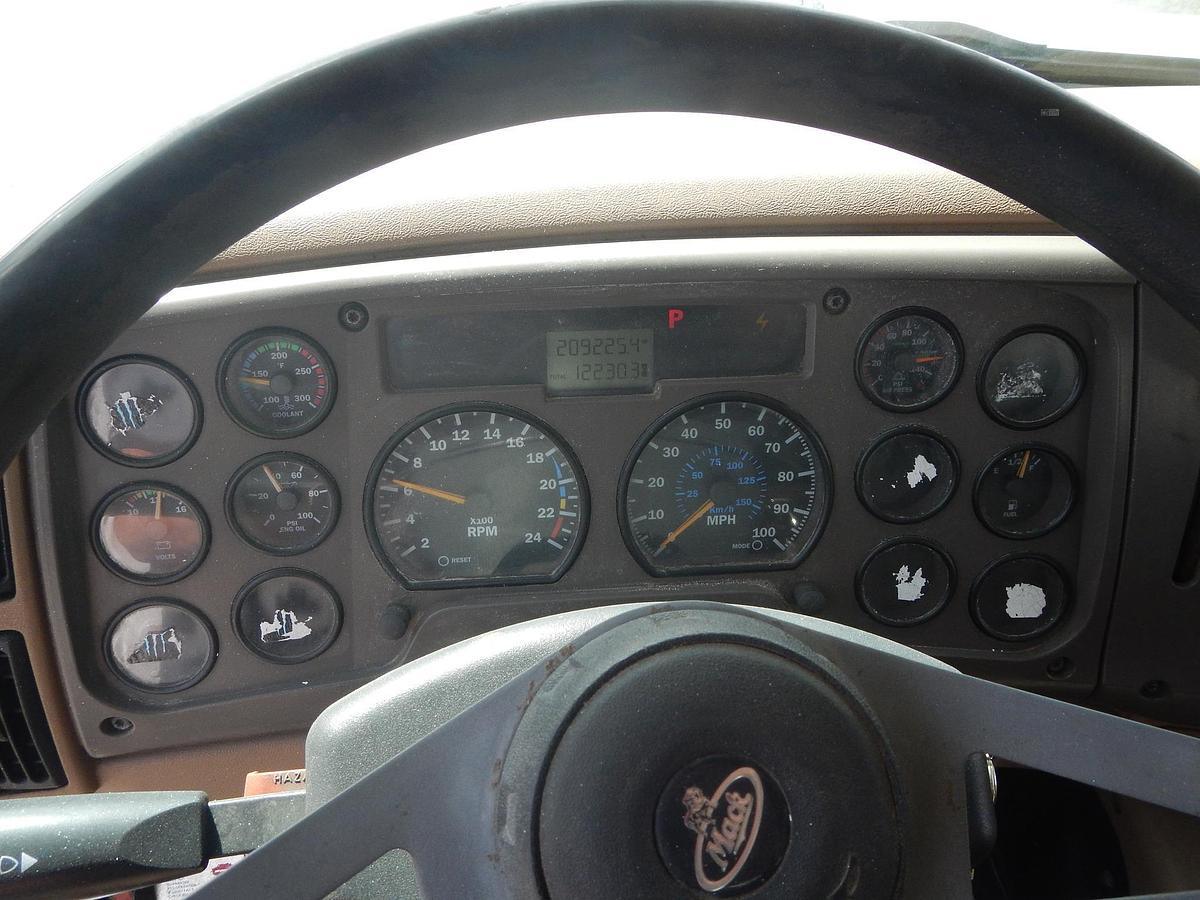 Used 2006 MACK GRANITE CV713