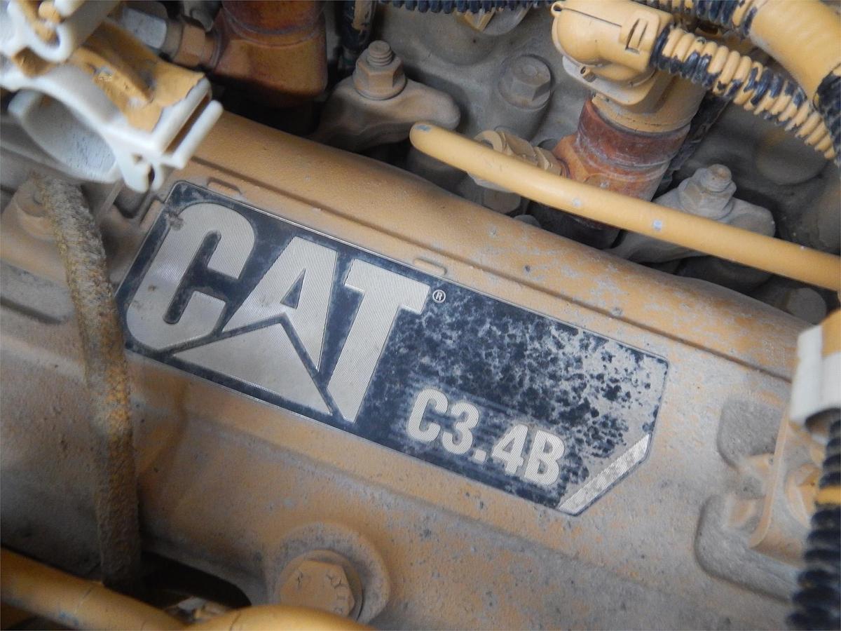 Used 2014 CATERPILLAR TL943C