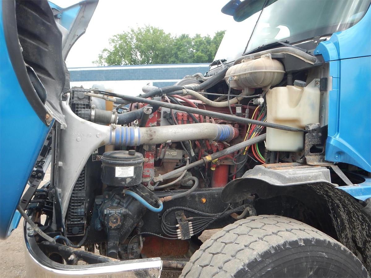 Used 2009 FREIGHTLINER COLUMBIA 120