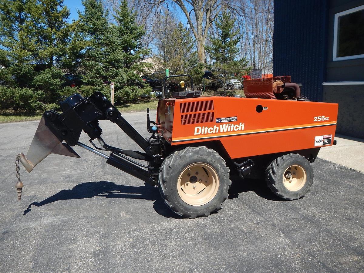 Used 1999 DITCH WITCH 255SX