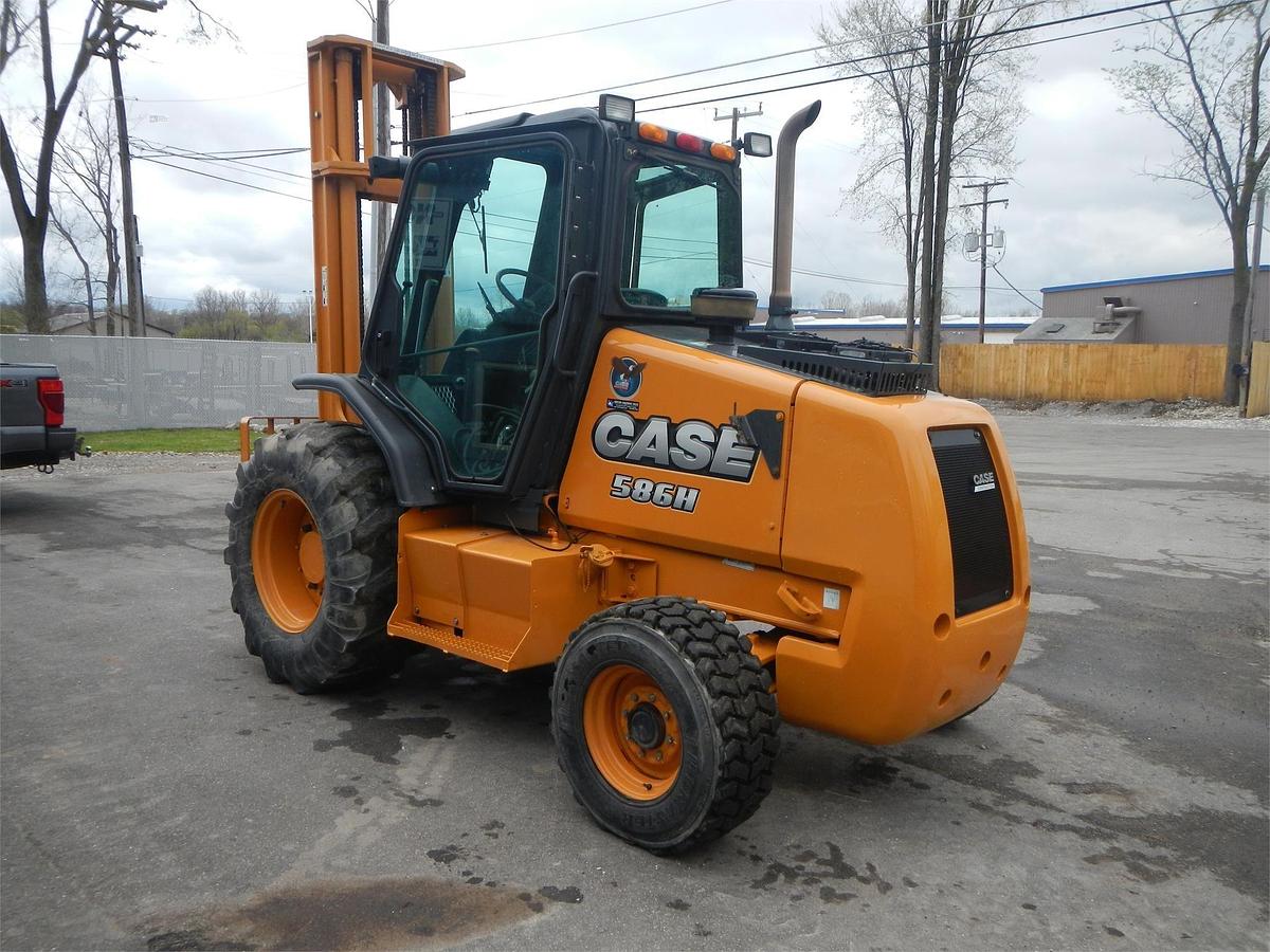 Used 2013 CASE 586H