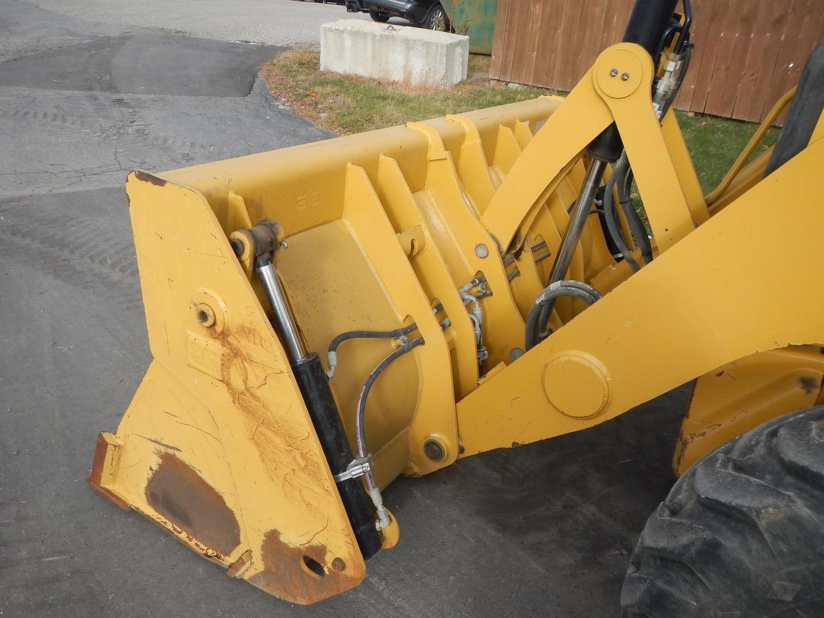 Used 2020 CATERPILLAR 420