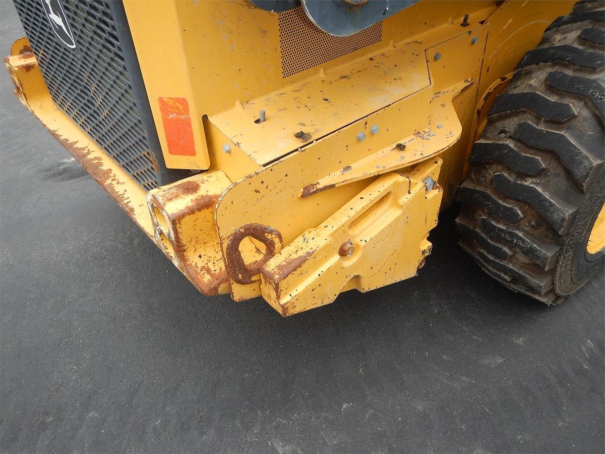 Used 2017 DEERE 324E