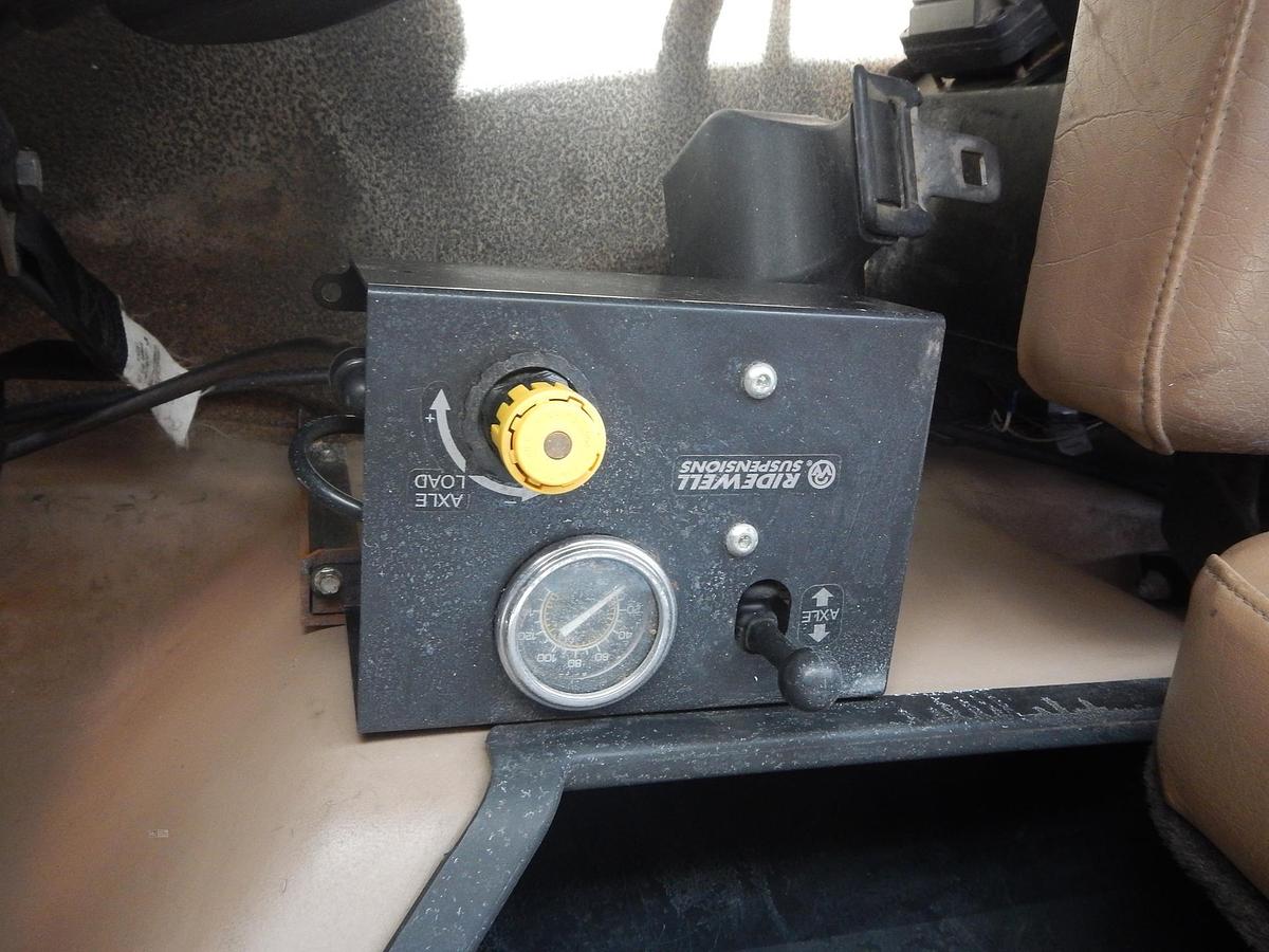 Used 2006 MACK GRANITE CV713