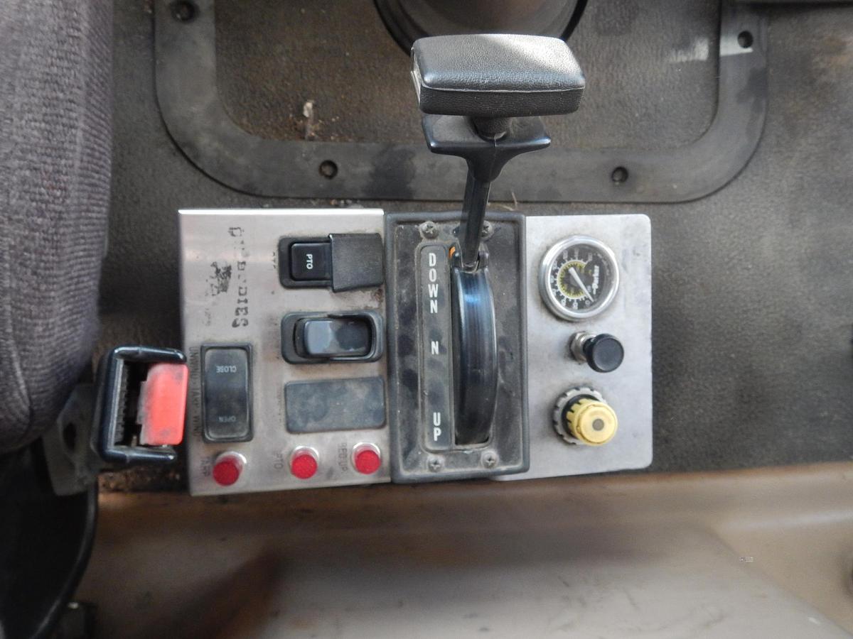 Used 2005 MACK GRANITE CV713