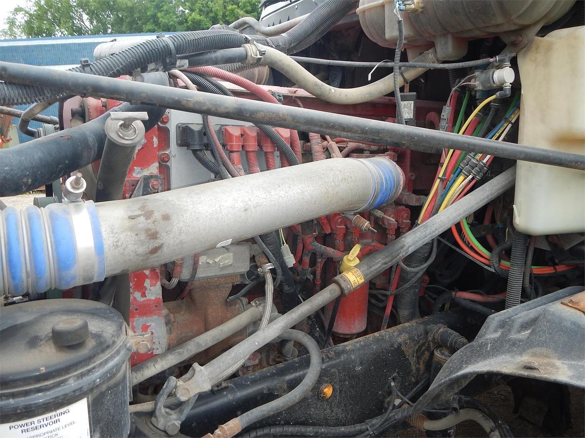 Used 2009 FREIGHTLINER COLUMBIA 120