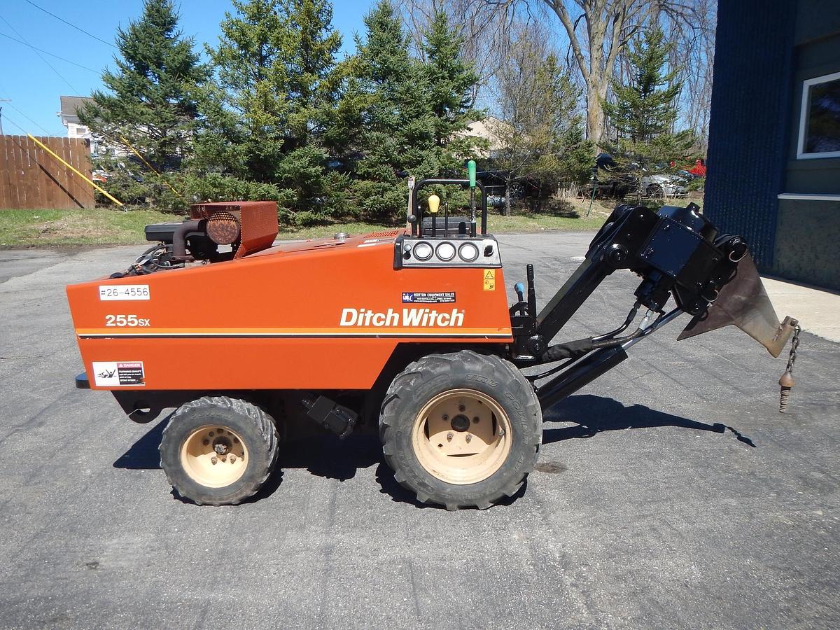 Used 1999 DITCH WITCH 255SX