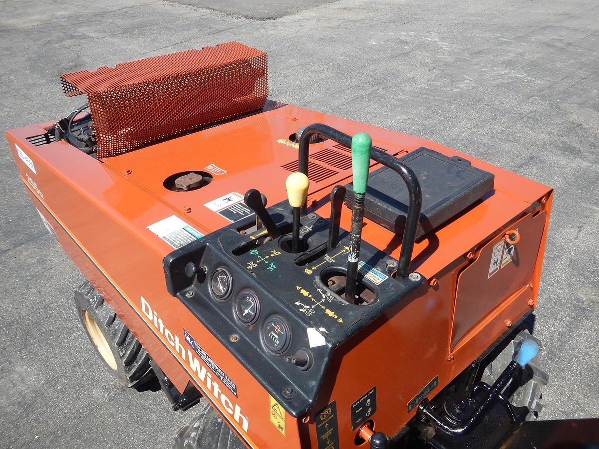 Used 1999 DITCH WITCH 255SX