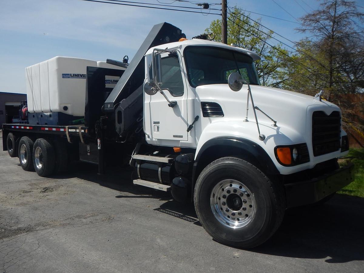 Used 2006 MACK GRANITE CV713