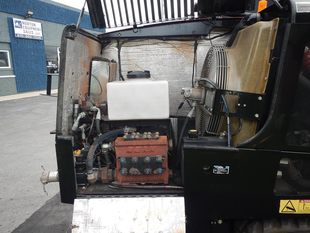 Used 2016 DITCH WITCH JT30AT