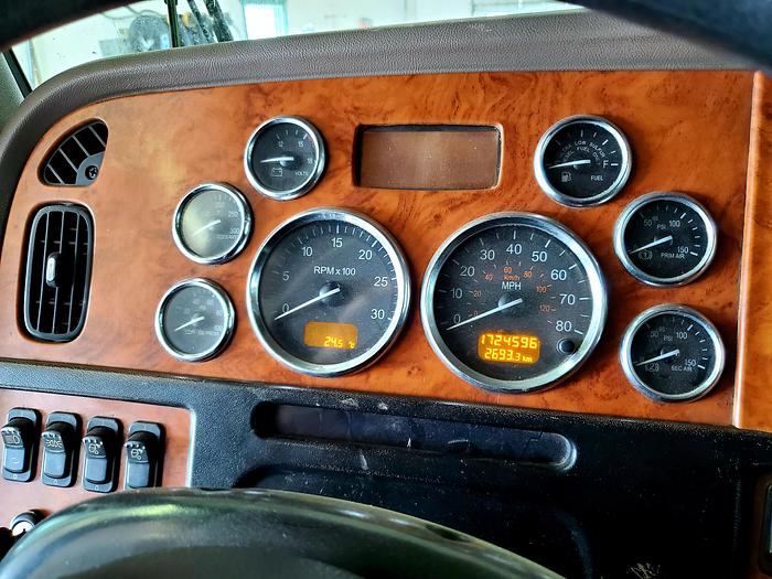 Used 2008 Peterbilt 386 Truck