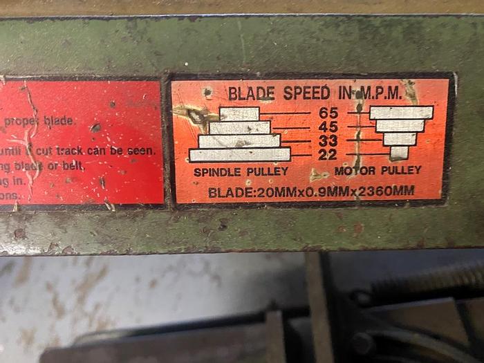 Used 1995 Microcut Manual Bandsaw