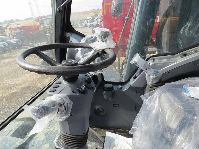 Used 2021 HYUNDAI ROBEX 190W-9