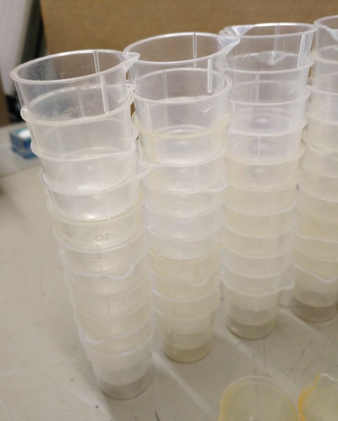 Used Plastic Beakers Various Brands and Volumes for Sale at Chemistry