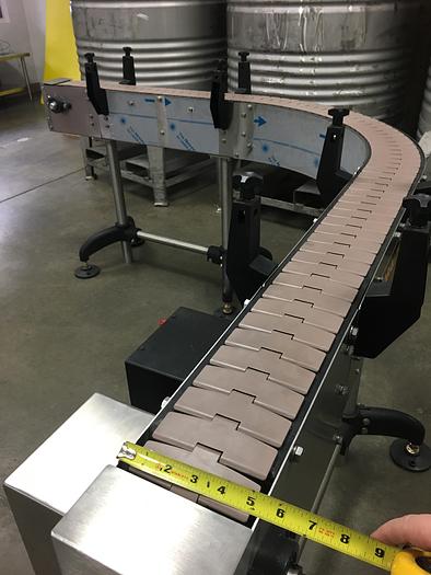 Globaltek 5" Wide - 90 Degree Curved Table Top Chain Conveyor