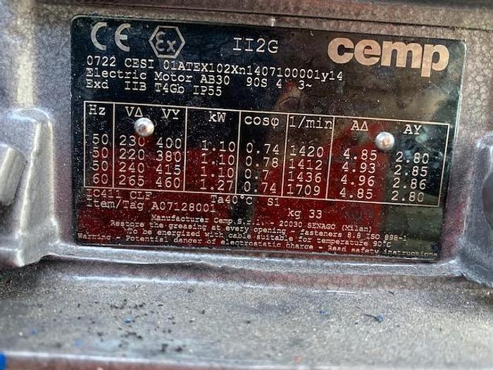 Used vacuum pumper Edwards to stage E2M40