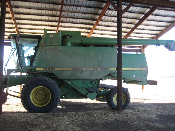 Used John Deere 9600 Combine ***Newly refurbished***