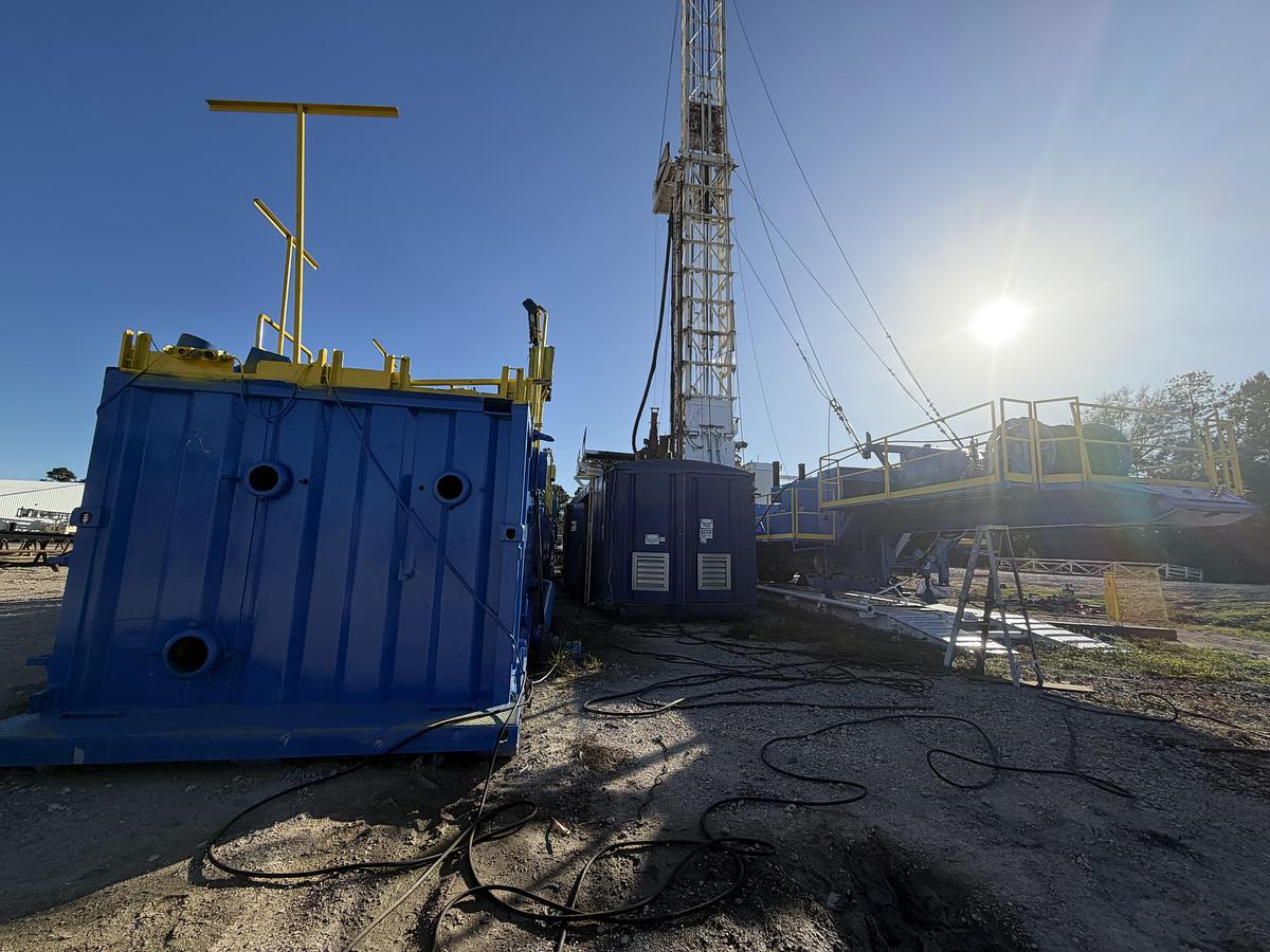 Used Item 10063 - 2010 Crown Duke CE1000 S/D Oil Drilling Rig