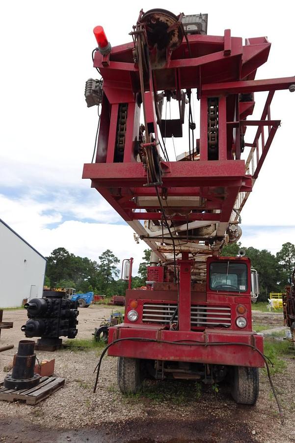 Used Dresser T70W on 1981 Crane Carrier Drill Rig 8x4 Twin-Steer Drill Truck
