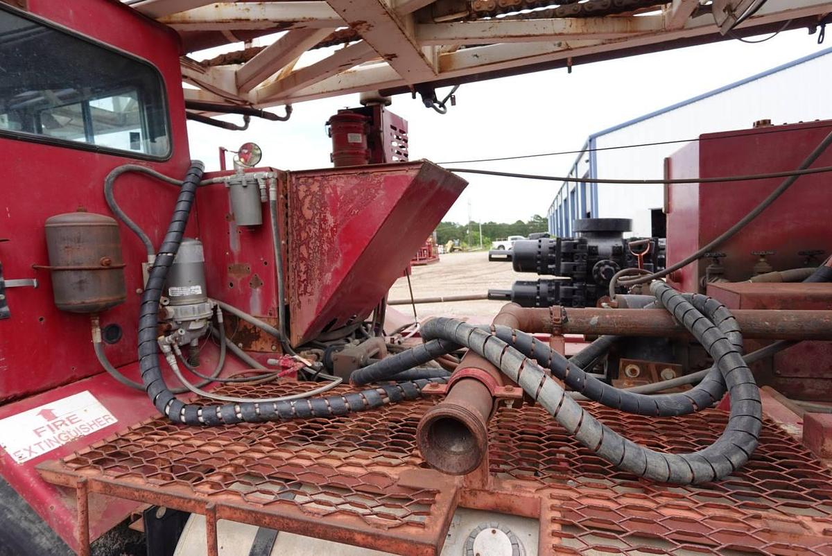 Used Dresser T70W on 1981 Crane Carrier Drill Rig 8x4 Twin-Steer Drill Truck