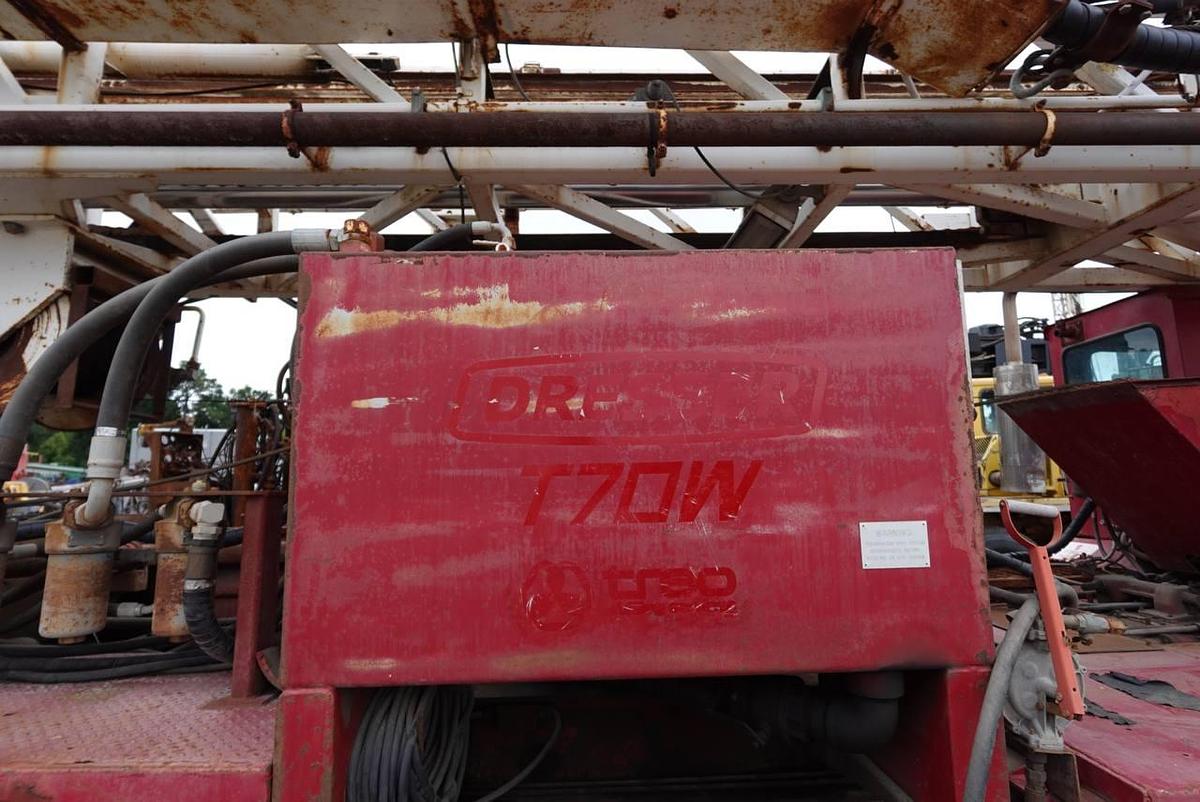 Used Dresser T70W on 1981 Crane Carrier Drill Rig 8x4 Twin-Steer Drill Truck