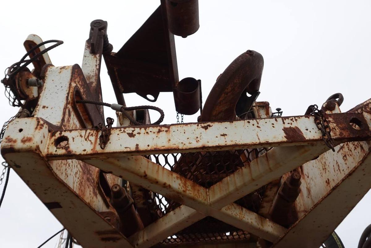 Used Dresser T70W on 1981 Crane Carrier Drill Rig 8x4 Twin-Steer Drill Truck