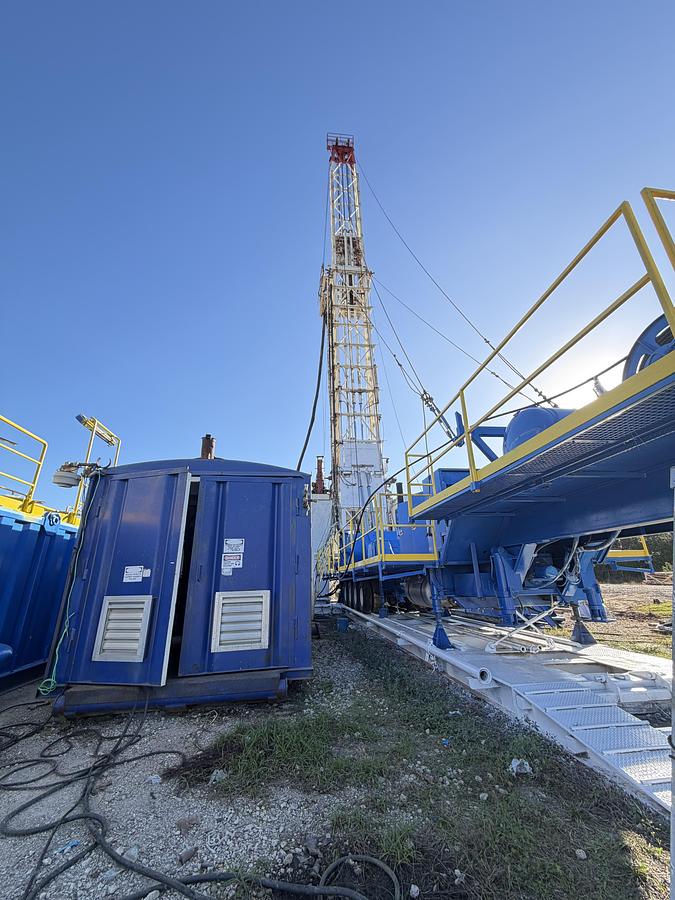 Used Item 10063 - 2010 Crown Duke CE1000 S/D Oil Drilling Rig