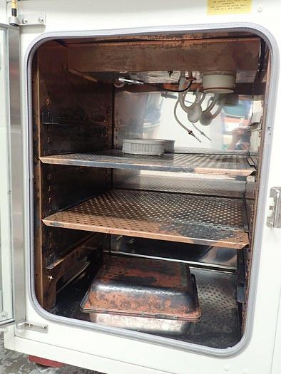 Used Thermo Forma Model 3140 Series ll Water Jacket CO2 Incubator