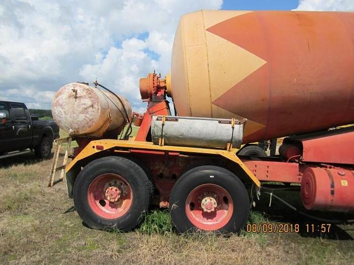 Used 1990 Mack Front Discharge Concrete Mixer Truck